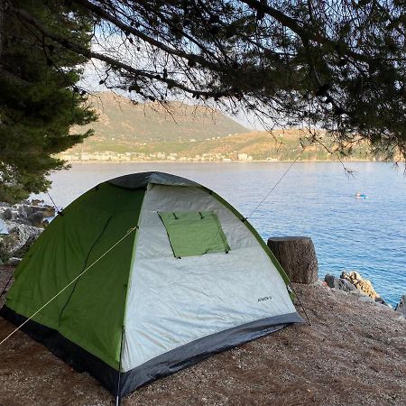 Pine Side Camp Hotell Himare Exteriör bild