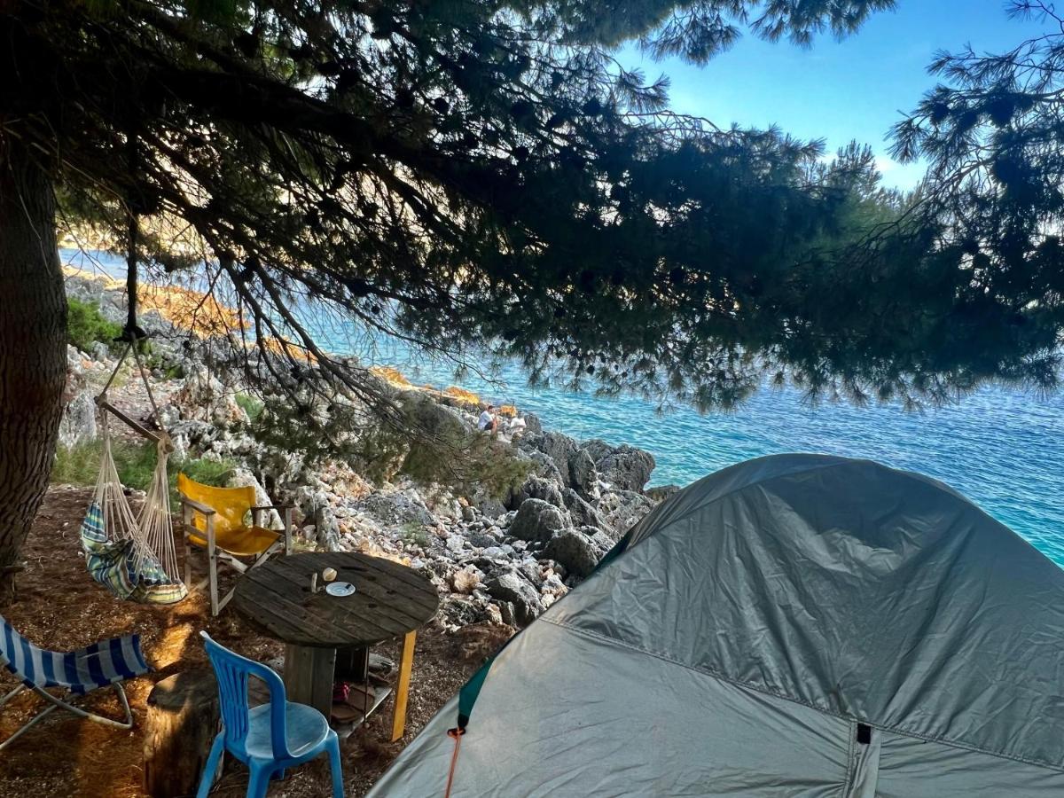 Pine Side Camp Hotell Himare Exteriör bild