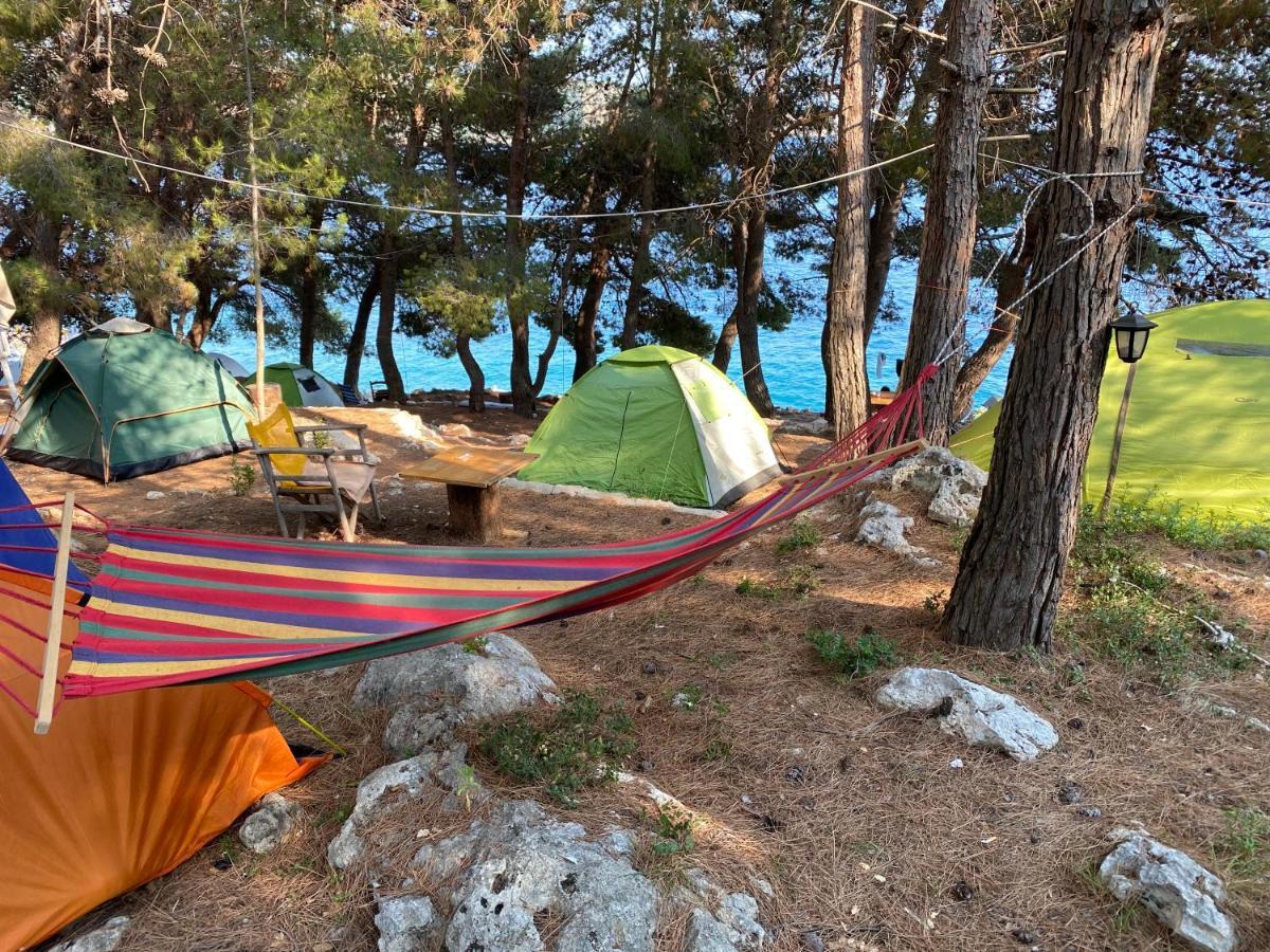 Pine Side Camp Hotell Himare Exteriör bild