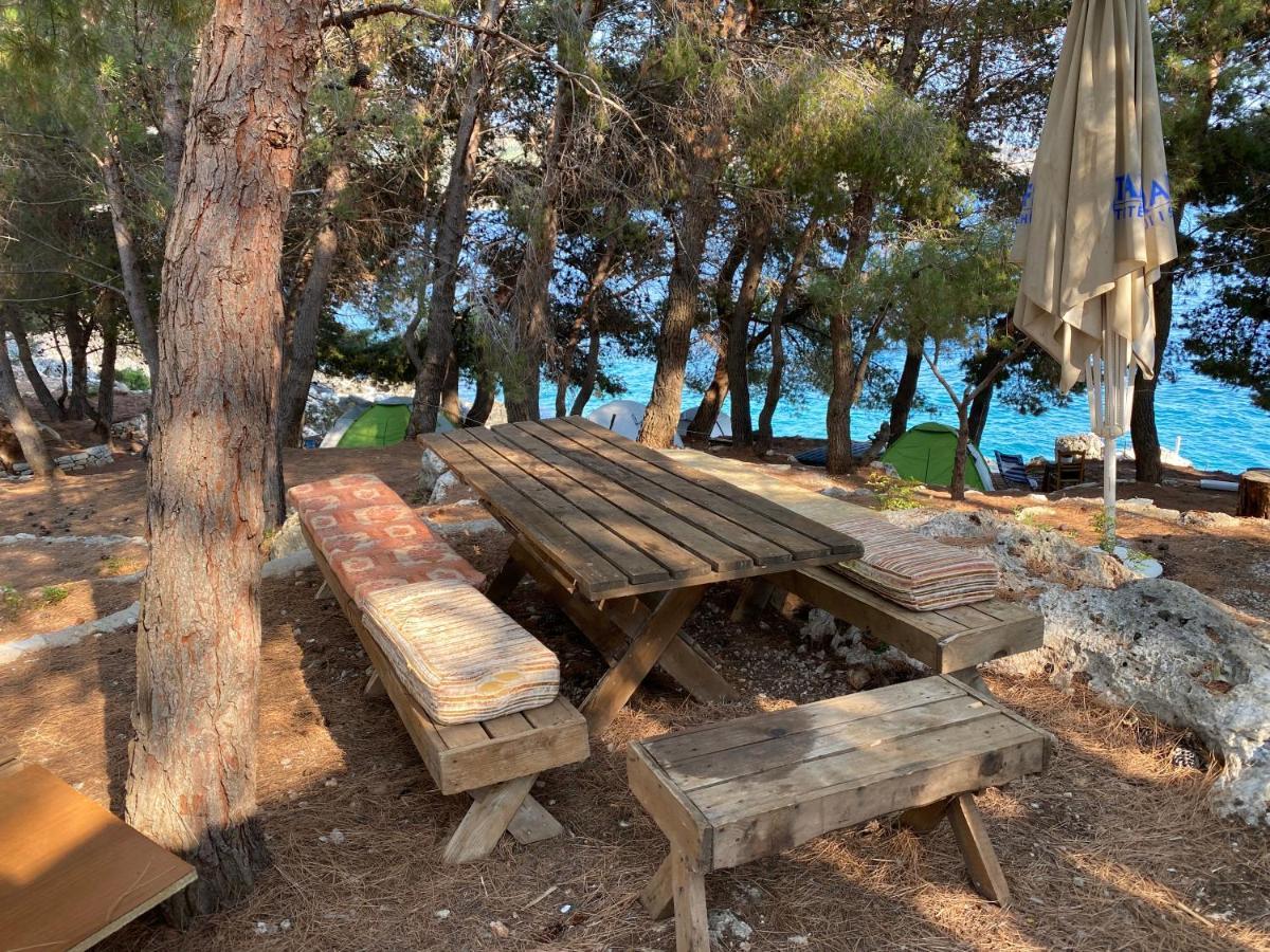 Pine Side Camp Hotell Himare Exteriör bild